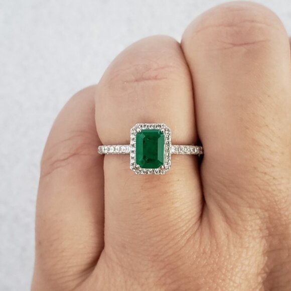 Sterling Natural 1ct Emerald and Diamonds Ring - Picture 8 of 8